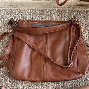 Elegant Brown Leather Shoulder Bag with crossbody strap! 🤎👜